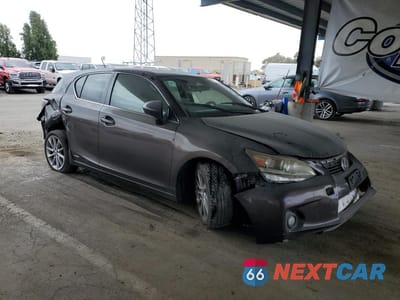 Czwarte zdjęcie samochodu z boku: 2013 LEXUS CT 200 VIN:JTHKD5BHXD2133502 - miniatura