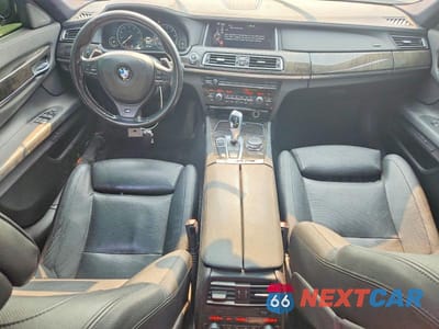 Zdjęcie 8 z 12 samochodu: 2015 BMW 740 I VIN:WBAYA6C53FG273294 - miniatura