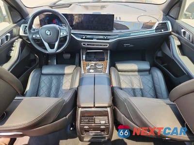 Zdjęcie 8 z 13 samochodu: 2025 BMW X5 XDRIVE40I VIN:5UX23EU09S9Z24361 - miniatura