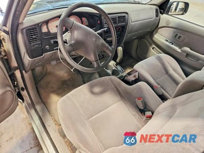 Zdjęcie 8 z 12 samochodu: 2001 TOYOTA TACOMA XTRACAB VIN:5TEVL52N71Z732260 - miniatura