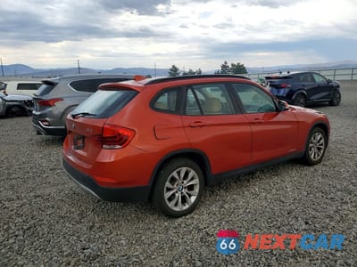 Trzecie zdjęcie samochodu z tyłu: 2014 BMW X1 XDRIVE28I VIN:WBAVL1C57EVY19881 - miniatura