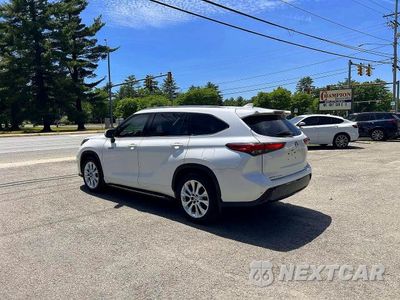 Trzecie zdjęcie samochodu z tyłu: 2021 TOYOTA HIGHLANDER HYBRID LIMITED VIN:5TDYARAH5MS006372 - miniatura
