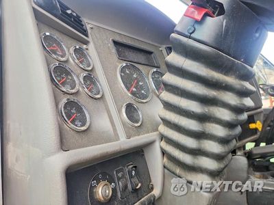 Zdjęcie 9 z 13 samochodu: 2019 KENWORTH T300 BOX TRUCK VIN:2NKHHM6X5KM257652 - miniatura