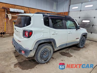 Trzecie zdjęcie samochodu z tyłu: 2018 JEEP RENEGADE TRAILHAWK VIN:ZACCJBCB3JPH94121 - miniatura