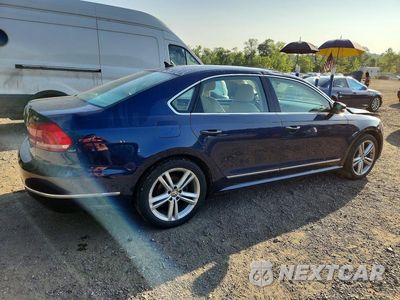 Trzecie zdjęcie samochodu z tyłu: 2015 VOLKSWAGEN PASSAT SE VIN:1VWBT7A32FC016822 - miniatura