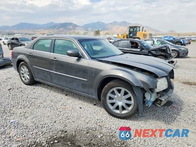 Czwarte zdjęcie samochodu z boku: 2009 CHRYSLER 300 TOURING VIN:2C3LA53V49H574712 - miniatura