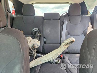 Zdjęcie 10 z 13 samochodu: 2020 JEEP CHEROKEE LATITUDE VIN:1C4PJLCB3LD620588 - miniatura