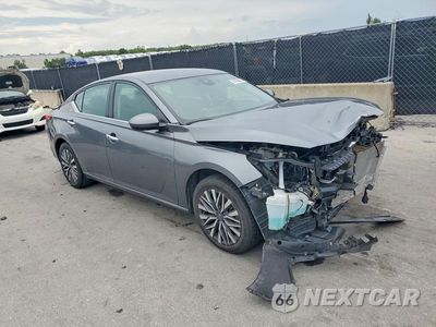 Czwarte zdjęcie samochodu z boku: 2023 NISSAN ALTIMA SV VIN:1N4BL4DV4PN358895 - miniatura