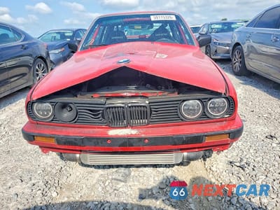 Piąte zdjęcie samochodu w środku: 1987 BMW 325 IS VIN:WBAAA130XH2322175 - miniatura