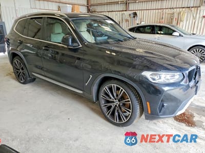Czwarte zdjęcie samochodu z boku: 2022 BMW X3 SDRIVE30I VIN:5UX43DP01N9J32367 - miniatura