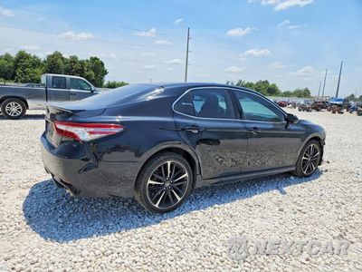 Trzecie zdjęcie samochodu z tyłu: 2018 TOYOTA CAMRY XSE VIN:4T1B61HK0JU516366 - miniatura