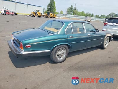 Trzecie zdjęcie samochodu z tyłu: 1984 JAGUAR XJ6 VIN:SAJAV1342EC375583 - miniatura