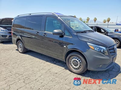 Czwarte zdjęcie samochodu z boku: 2023 MERCEDES-BENZ METRIS VIN:W1WV0FEY6P4337576 - miniatura