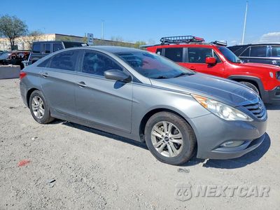 Czwarte zdjęcie samochodu z boku: 2013 HYUNDAI SONATA GLS VIN:5NPEB4AC8DH792715 - miniatura