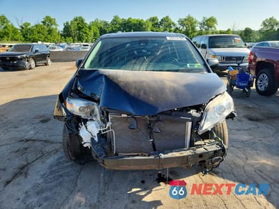 Piąte zdjęcie samochodu w środku: 2020 TOYOTA SIENNA XLE 8-PASSENGER VIN:5TDYZ3DC0LS060151 - miniatura