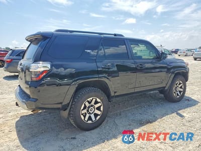 Trzecie zdjęcie samochodu z tyłu: 2024 TOYOTA 4RUNNER TRD OFF-ROAD PREMIUM VIN:JTERU5JRXR6256920 - miniatura
