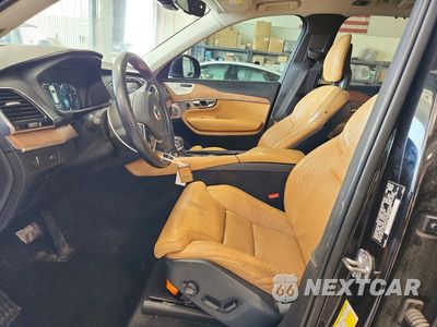 Zdjęcie 7 z 13 samochodu: 2016 VOLVO XC90 T6 VIN:YV4A22PL7G1066055 - miniatura