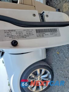 Zdjęcie 12 z 12 samochodu: 2016 CHRYSLER 300C VIN:2C3CCAET2GH238813 - miniatura