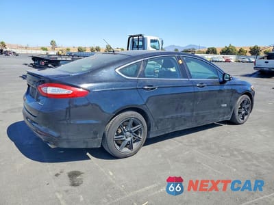 Trzecie zdjęcie samochodu z tyłu: 2016 FORD FUSION VIN:3FA6P0SUXGR145603 - miniatura