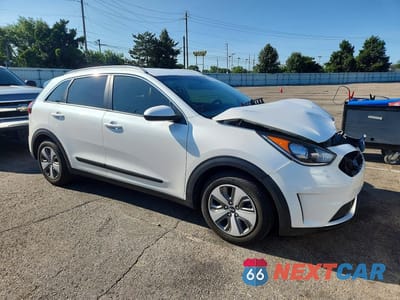 Czwarte zdjęcie samochodu z boku: 2017 KIA NIRO LX VIN:KNDCB3LC4H5085518 - miniatura