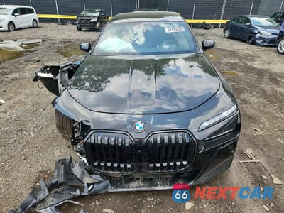 Piąte zdjęcie samochodu w środku: 2026 BMW 760 XI VIN:WBA33EJ0XTCX40526 - miniatura