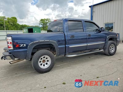 Trzecie zdjęcie samochodu z tyłu: 2005 GMC NEW SIERRA K1500 VIN:2GTEK13T651160004 - miniatura