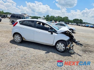 Czwarte zdjęcie samochodu z boku: 2013 FORD FIESTA SE VIN:3FADP4EJ2DM150545 - miniatura