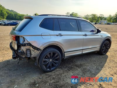 Trzecie zdjęcie samochodu z tyłu: 2020 VOLKSWAGEN TIGUAN SE VIN:3VV2B7AX6LM120458 - miniatura
