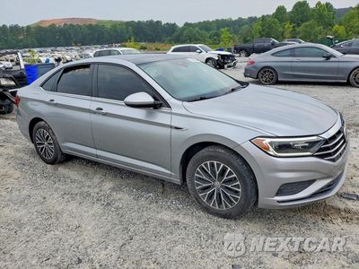 Czwarte zdjęcie samochodu z boku: 2019 VOLKSWAGEN JETTA SEL VIN:3VWE57BU0KM230666 - miniatura