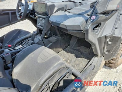 Piąte zdjęcie samochodu w środku: 2026 CAN-AM MAVERICK X3 UTILITY VEHICLE VIN:3JBVBAY44TE000658 - miniatura