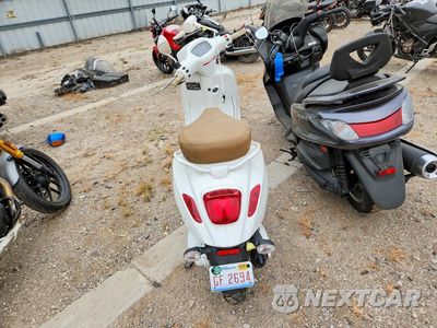Czwarte zdjęcie samochodu z boku: 2023 VESPA PRIMAVERA/SPRINT 150 VIN:ZAPM818GXP5803170 - miniatura
