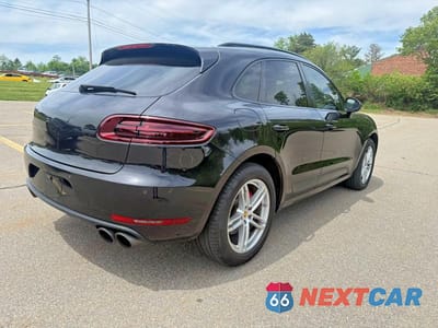 Trzecie zdjęcie samochodu z tyłu: 2017 PORSCHE MACAN GTS VIN:WP1AG2A51HLB56322 - miniatura