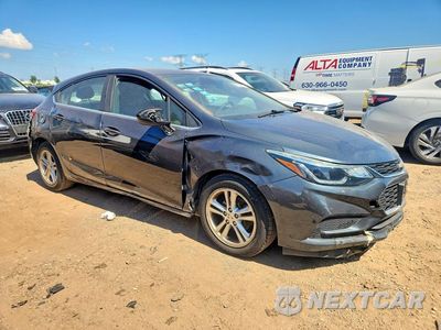 Czwarte zdjęcie samochodu z boku: 2017 CHEVROLET CRUZE LT VIN:3G1BE6SM8HS592273 - miniatura