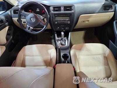 Zdjęcie 8 z 12 samochodu: 2011 VOLKSWAGEN JETTA SE VIN:3VWDZ7AJ8BM027208 - miniatura