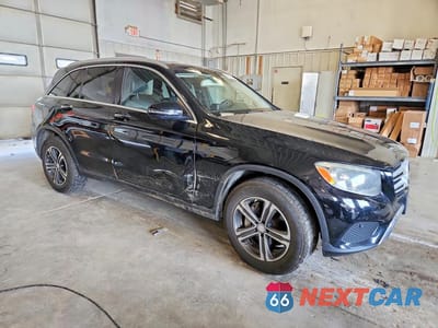 Czwarte zdjęcie samochodu z boku: 2016 MERCEDES-BENZ GLC 300 4MATIC VIN:WDC0G4KB5GF098381 - miniatura
