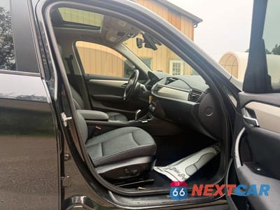 Piąte zdjęcie samochodu w środku: 2014 BMW X1 XDRIVE28I VIN:WBAVL1C57EVY21727 - miniatura