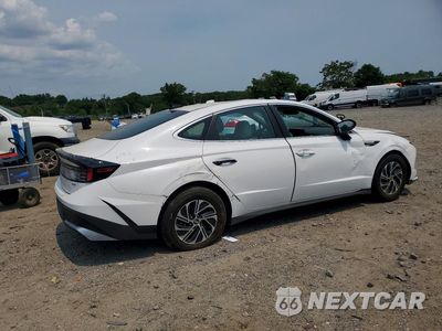 Trzecie zdjęcie samochodu z tyłu: 2026 HYUNDAI SONATA HYBRID BLUE VIN:KMHL24JJ4TA140648 - miniatura