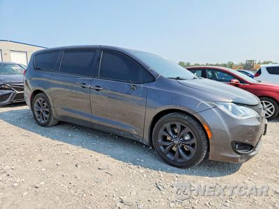 Czwarte zdjęcie samochodu z boku: 2020 CHRYSLER PACIFICA TOURING VIN:2C4RC1FG7LR149458 - miniatura