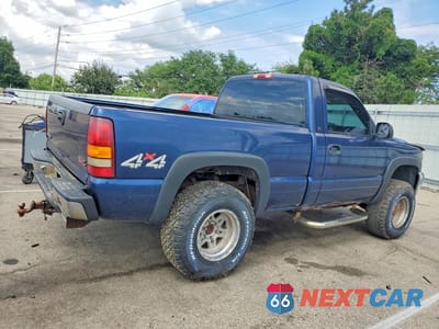 Trzecie zdjęcie samochodu z tyłu: 2000 GMC NEW SIERRA K1500 VIN:1GTEK14V7YZ335114 - miniatura