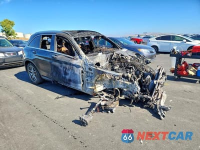Czwarte zdjęcie samochodu z boku: 2018 MERCEDES-BENZ GLC 300 4MATIC VIN:WDC0G4KB0JV062711 - miniatura