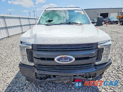 Piąte zdjęcie samochodu w środku: 2019 FORD F250 SUPER DUTY VIN:1FTBF2B63KED15644 - miniatura