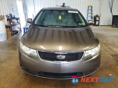 Piąte zdjęcie samochodu w środku: 2010 KIA FORTE EX VIN:KNAFU4A27A5120711 - miniatura