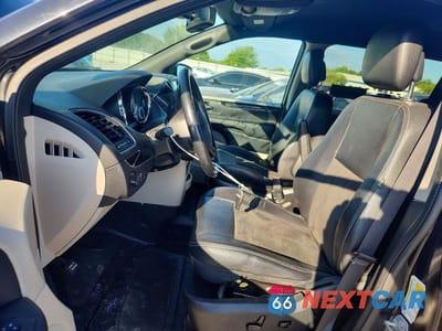 Zdjęcie 7 z 13 samochodu: 2019 DODGE GRAND CARAVAN SXT VIN:2C4RDGCG7KR518824 - miniatura