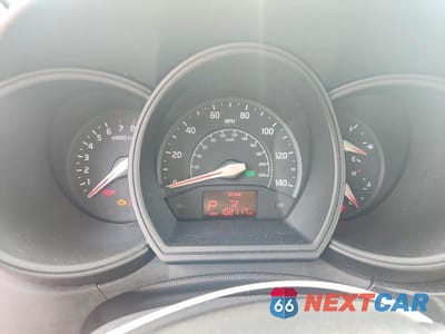 Zdjęcie 9 z 12 samochodu: 2016 KIA RIO LX VIN:KNADM4A38G6544885 - miniatura
