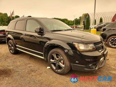 Czwarte zdjęcie samochodu z boku: 2019 DODGE JOURNEY CROSSROAD VIN:3C4PDDGG4KT857487 - miniatura