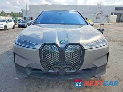 Piąte zdjęcie samochodu w środku: 2023 BMW IX XDRIVE50 VIN:WB523CF04PCM48299 - miniatura