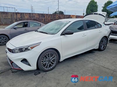 2023 KIA FORTE GT LINE 3KPF54AD6PE599623 - główne zdjęcie licytacji z USA - miniatura