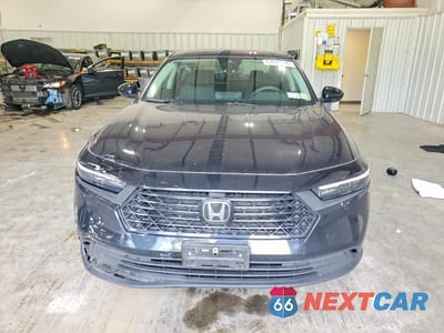 Piąte zdjęcie samochodu w środku: 2025 HONDA ACCORD LX VIN:1HGCY1F26SA091696 - miniatura