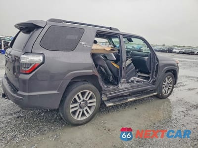 Trzecie zdjęcie samochodu z tyłu: 2022 TOYOTA 4RUNNER TRD SPORT VIN:JTEAU5JR8N5266360 - miniatura