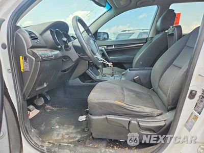 Zdjęcie 7 z 13 samochodu: 2011 KIA SORENTO LX VIN:5XYKTDA1XBG154453 - miniatura